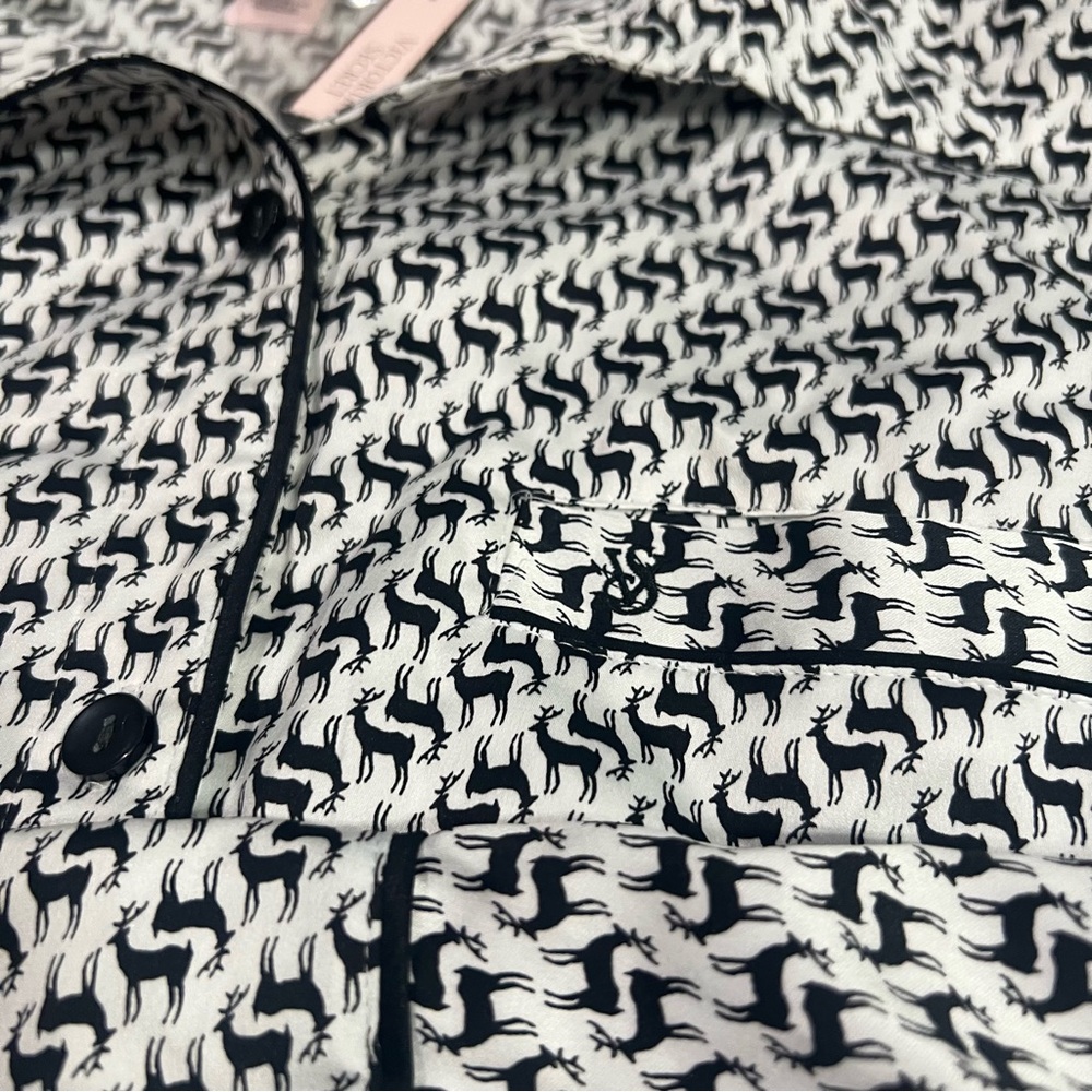 Victoria's Secret Satin Classic Long Pajamas Black/White Reindeer Print Sz XS - Picture 6 of 8